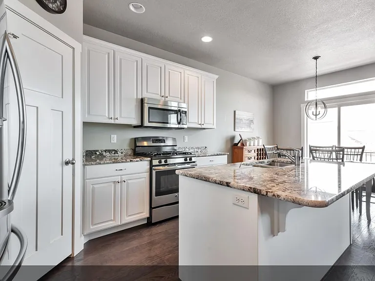 4190 N Cresthaven Ln — Photo 10