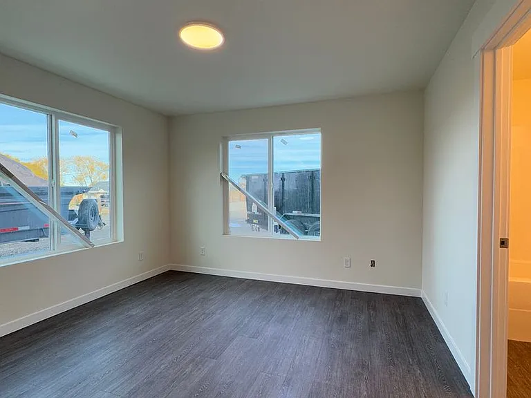 503 E Helena Ave — Photo 17