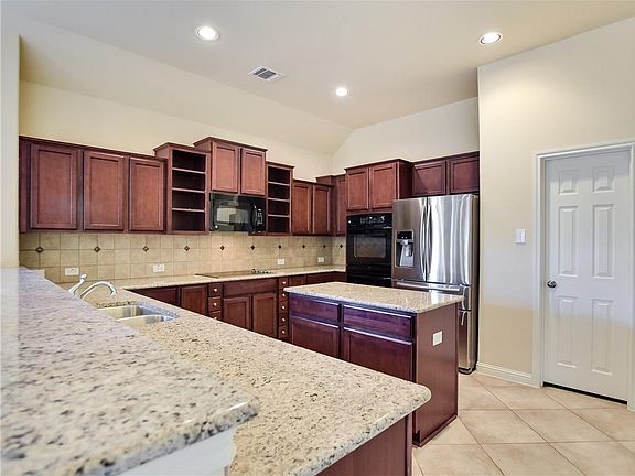 5th image of 2400 San Fernando Ct