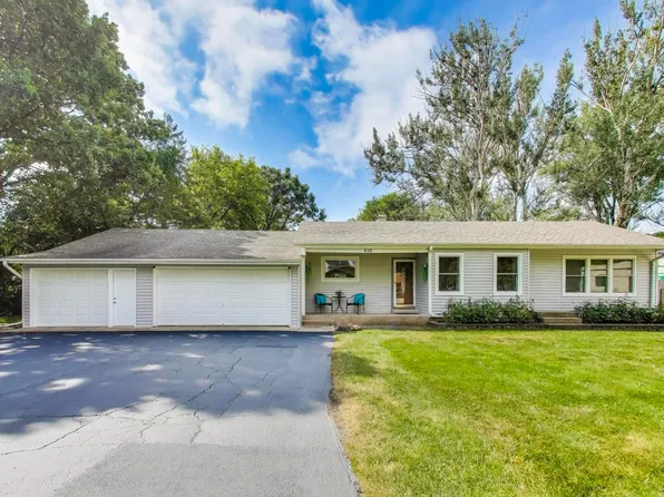 510 Bernyce St, Lake In The Hills, IL 60156