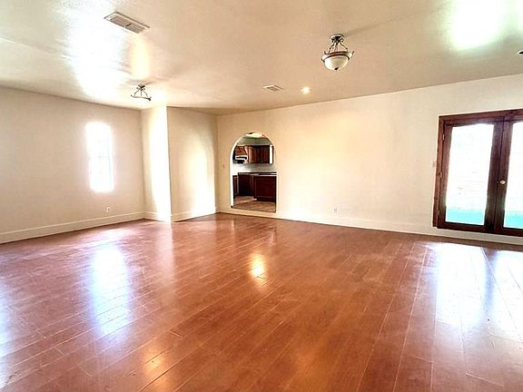 3rd image of 1100 Ceiba Cir