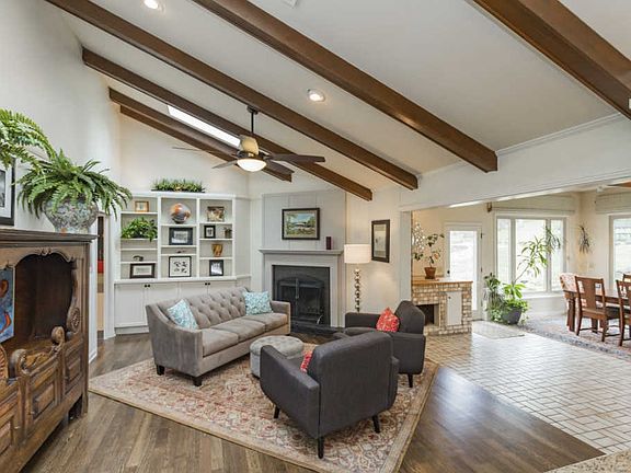 5th image of 608 Clematis Dr
