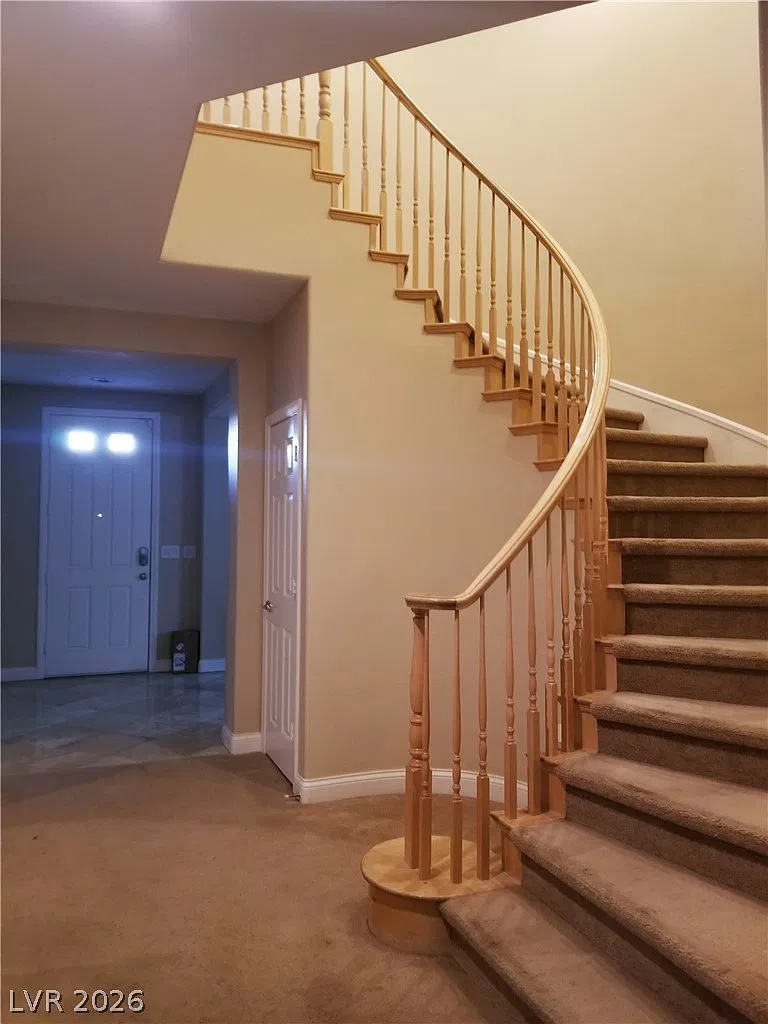 5 bed, 4.0 bath, 3790 sqft, $3,950 — Photo 4