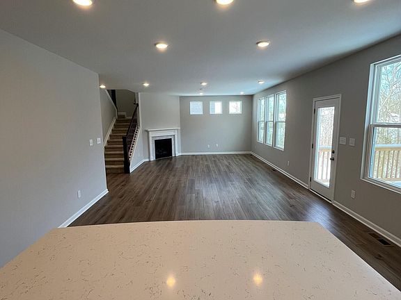 5th image of 4007 Mosswood Ln