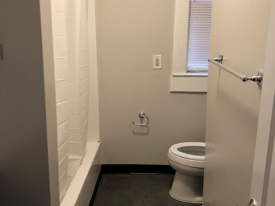 1st image of 1895 W 48th St