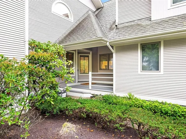 36 Oyster Point, Warren, RI 02885