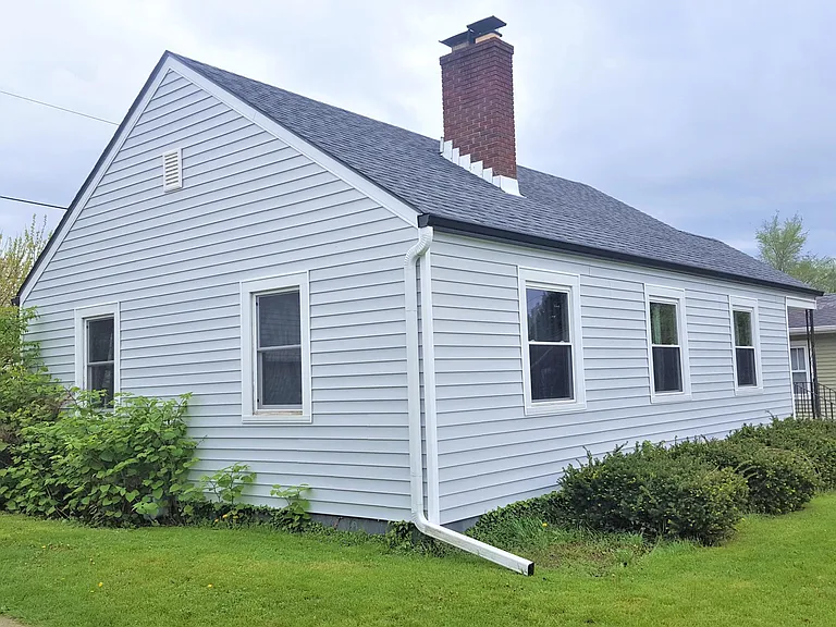 825 Carlyle Pl — Photo 2