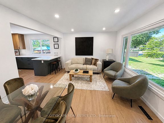 3rd image of 39 Carousel Ave