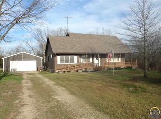13924 S Paulen Rd, Carbondale, KS 66414