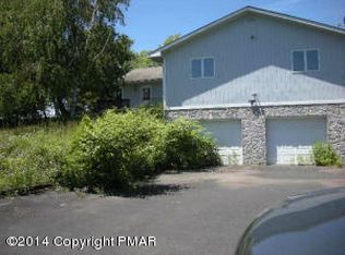 116 Twins Ln, Brodheadsville, PA 18322