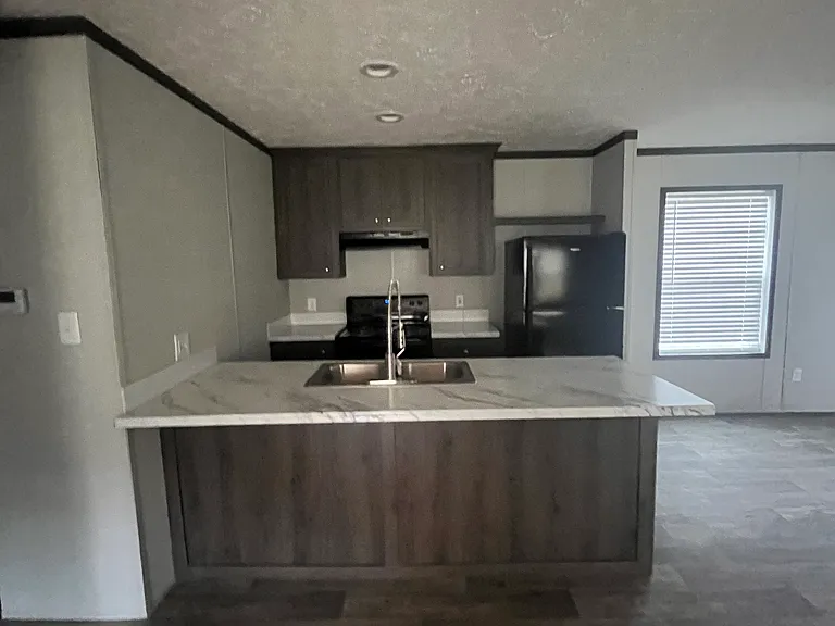 76 Jewel St — Photo 4