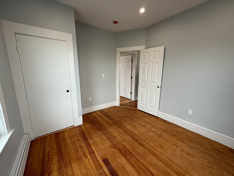 413 Boston St #1R — Photo 8