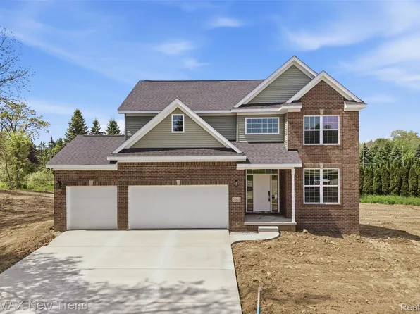 2001 Crested Butte Dr, White Lake, MI 48383