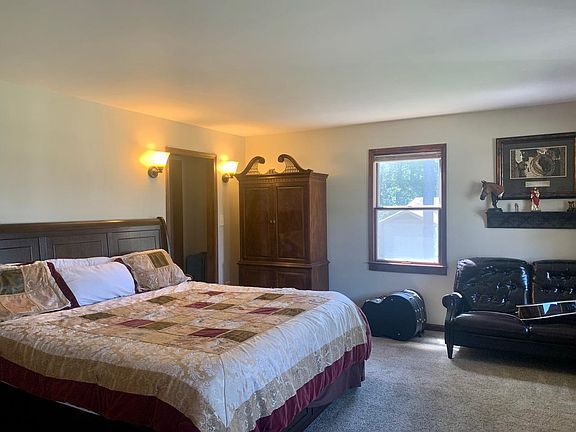5th image of 166 Crestwood Ln