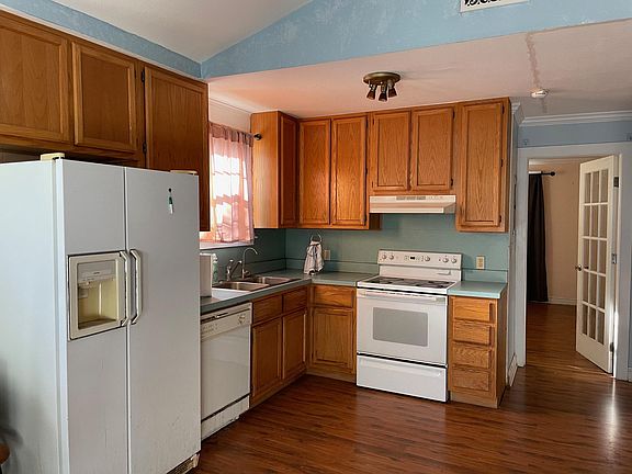 4th image of 274 Swan Lake Dr
