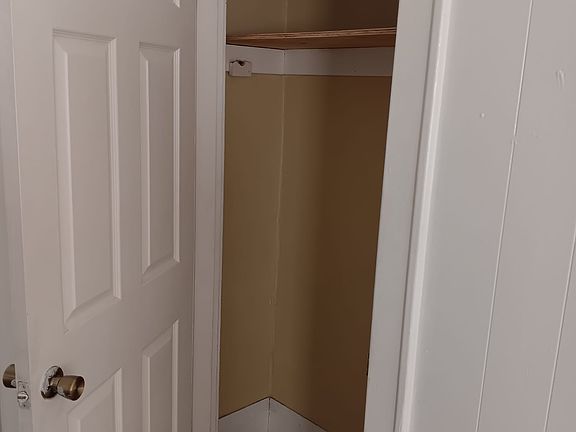 5th image of 2180 Lakeview Dr APT 1