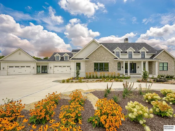 4960 S 224th Plz, Elkhorn, NE 68022