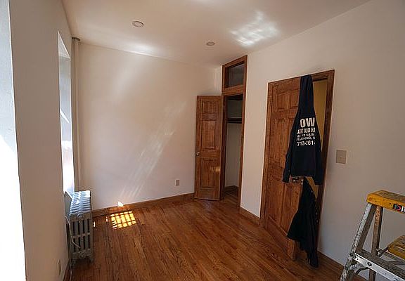 2nd image of 261 E 10th St APT 3