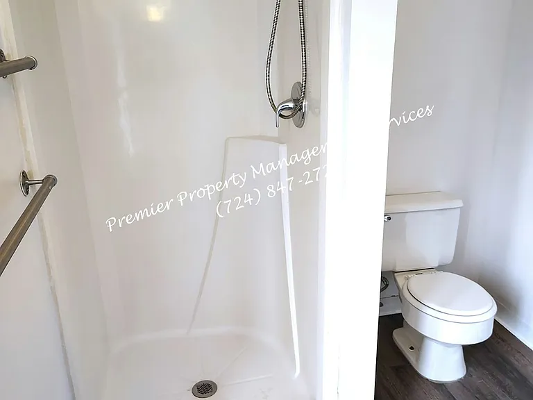 518 W Cunningham St #17 — Photo 10