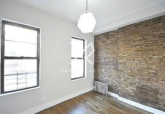 3rd image of 246 Malcolm X Blvd APT 3R