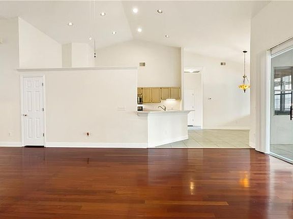 4th image of 3811 Gatlin Woods Dr