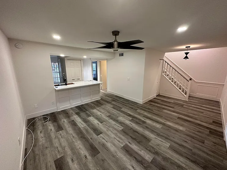 10300 Hidden Springs Ct — Photo 24