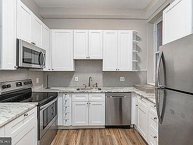 granite and stainless steel appliances