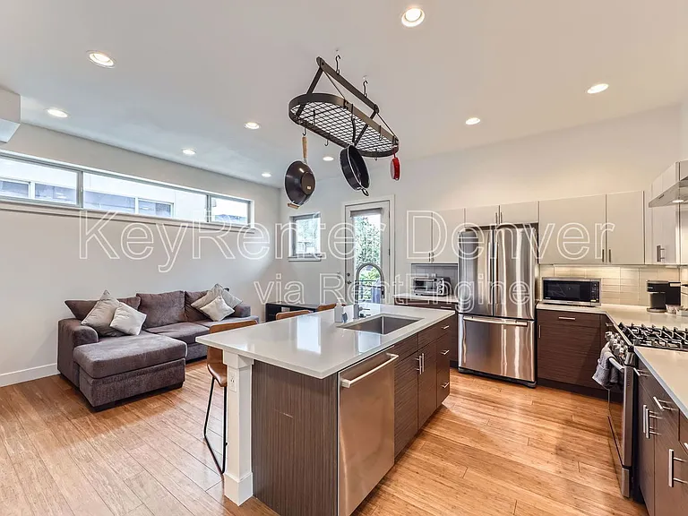 1212 N Perry St — Photo 8