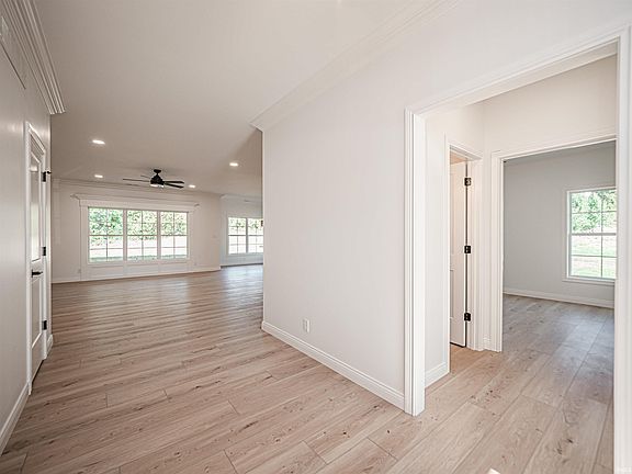 5th image of 3581 Sand Dr