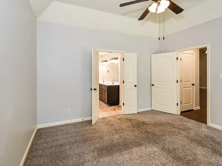 2639 Cherry Tree Dr — Photo 10