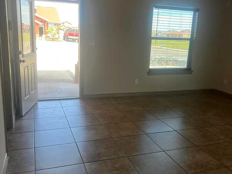 14236 Poets Rock Ln — Photo 16