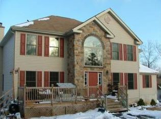 305 Timberline Trl, Effort, PA 18330