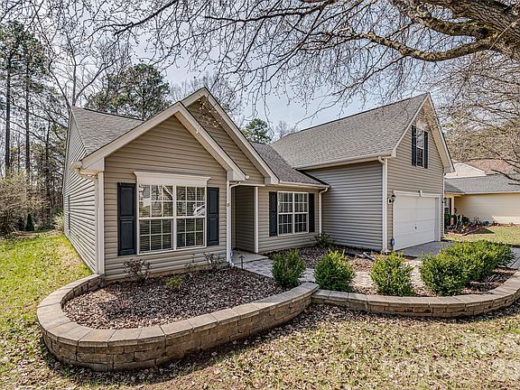 3rd image of 1838 Summit Ridge Ln