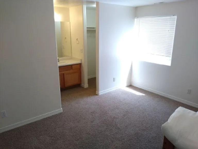 519 S 1275 W — Photo 19
