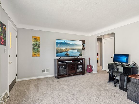4th image of 5511 Velma Ave