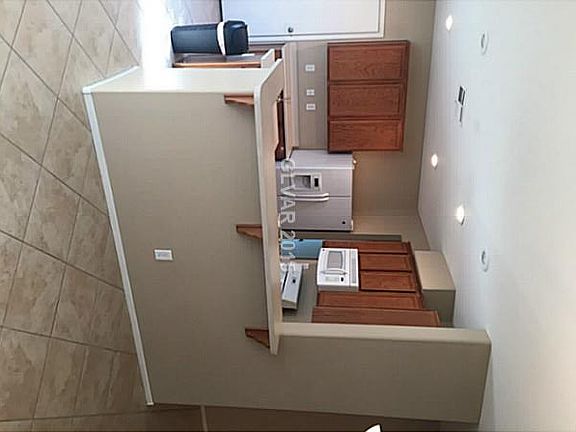 5th image of 9073 Jumping Jacks Ave