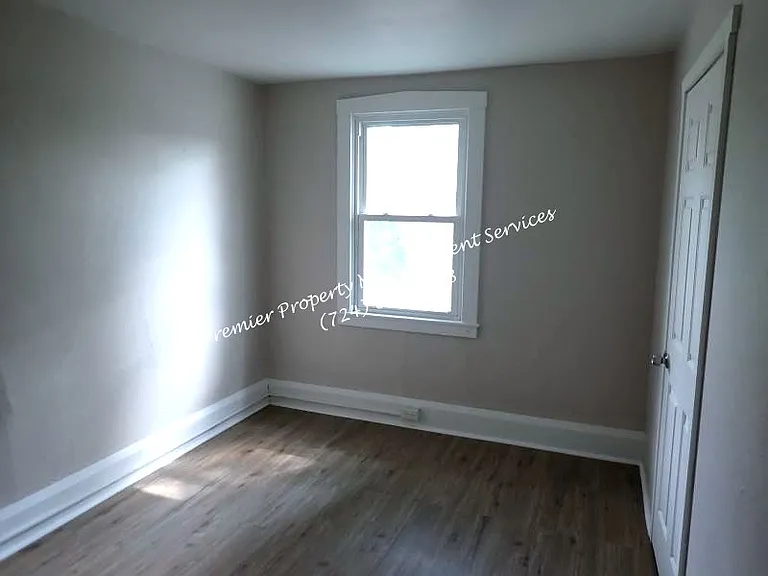 1129 Main St — Photo 11