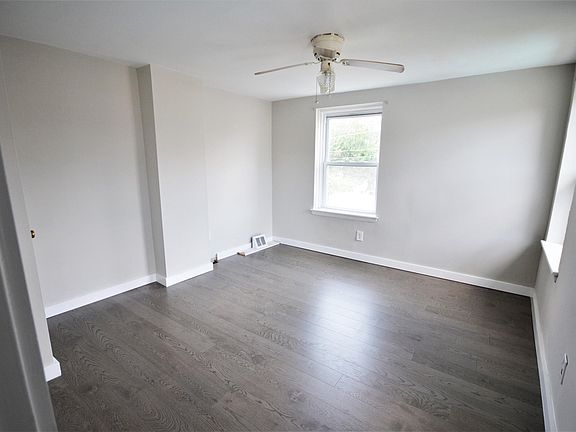 5th image of 2047 N Randolph St