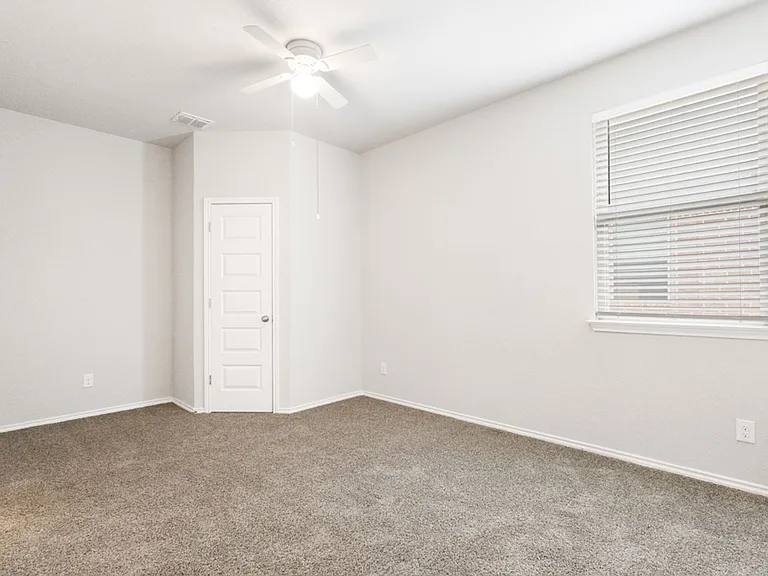 5042 Italica Rd — Photo 10