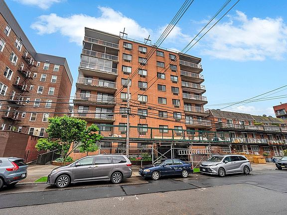3rd image of 14428 Barclay Ave APT 4C