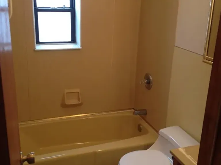 1802 Callowhill St #2 — Photo 5