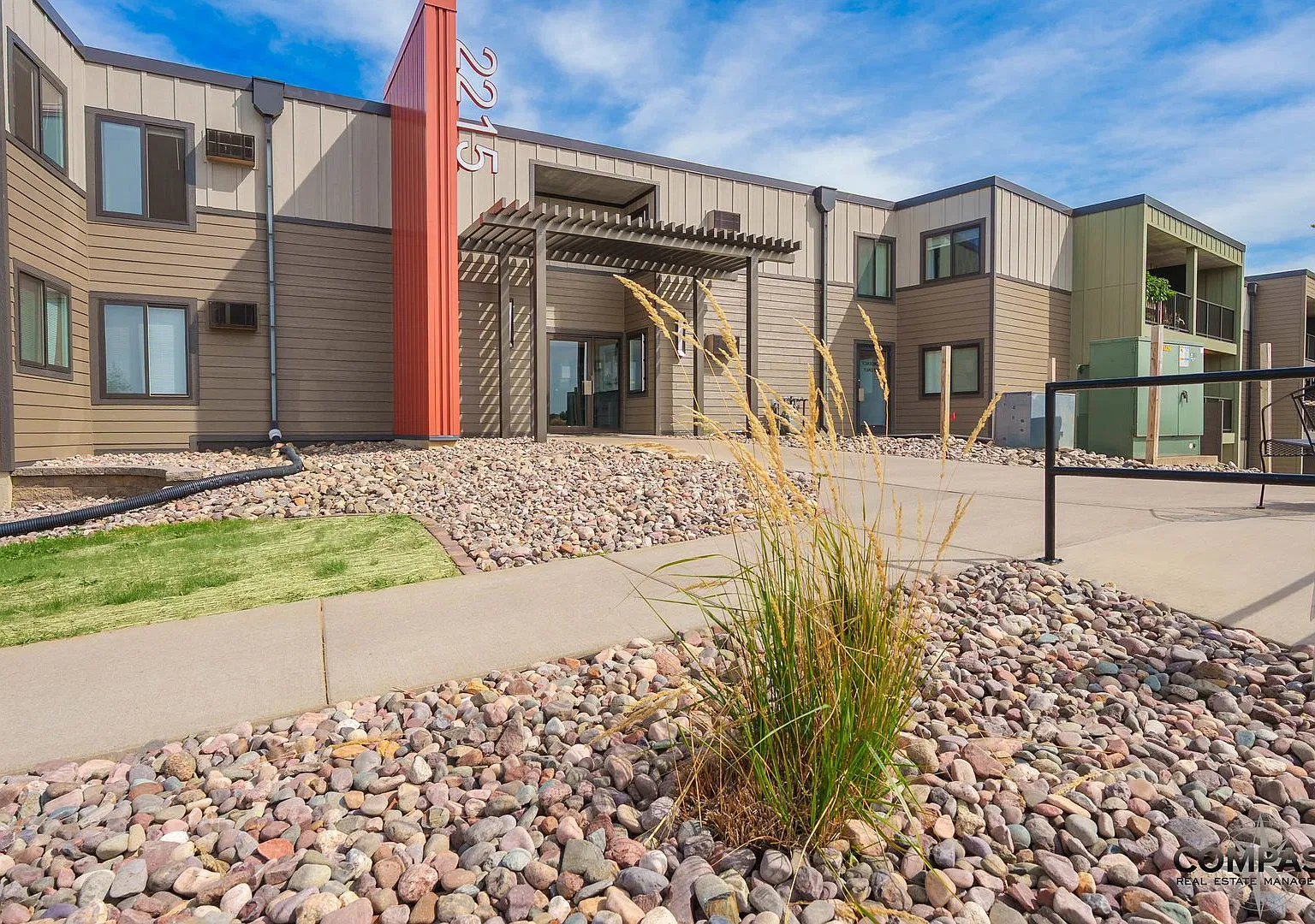 2215 - Westwinds Apartments — Photo 3