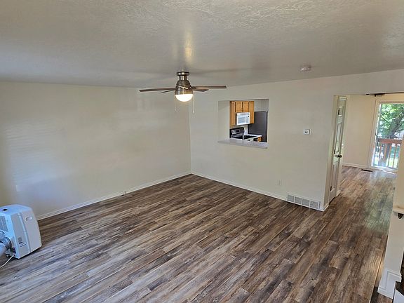 4th image of 607 N 200 W