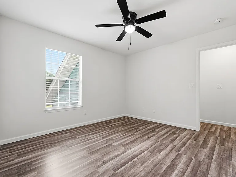 403B Yancey St — Photo 24
