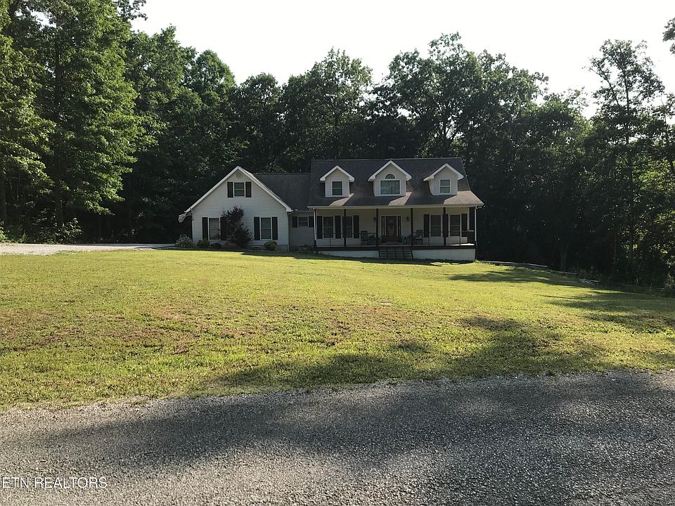 1st image of 131 E Ln
