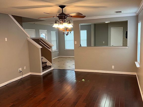 2nd image of 4022 Dogwood Hill St