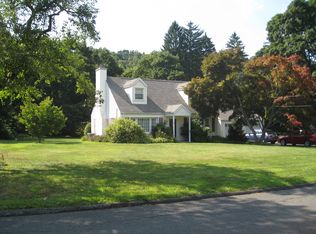 6 Ridgeview Dr, Ossining, NY 10562