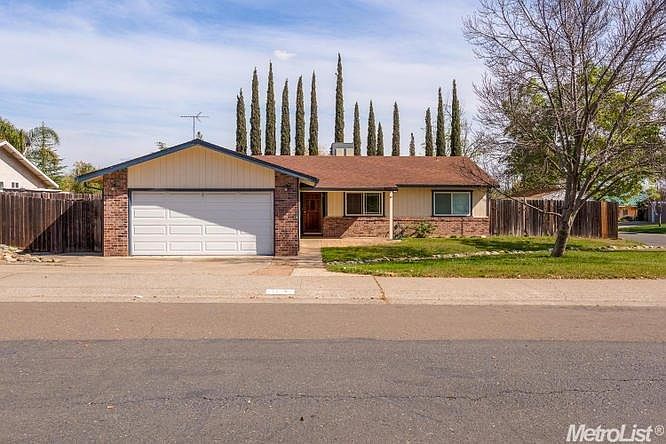 1st image of 104 Sierra Woods Cir