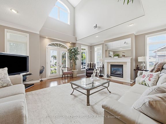 3rd image of 86 Pinnacle St S