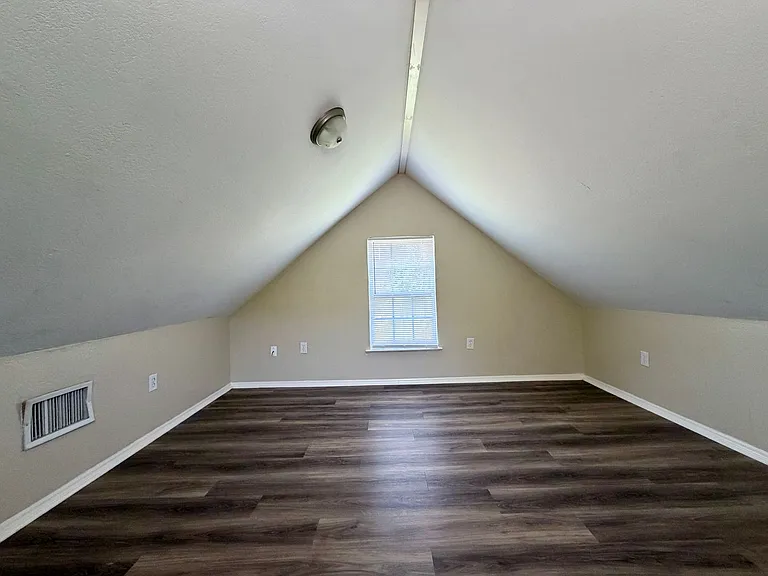 203 W Nolan St — Photo 9